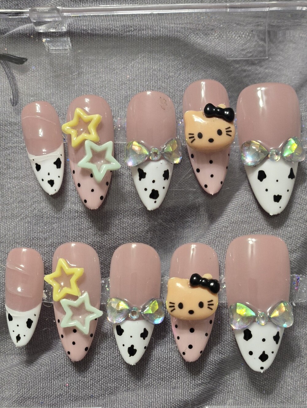 Press- On Hello Kitty Nail Set Pink , White & Black Polka Dot 3D